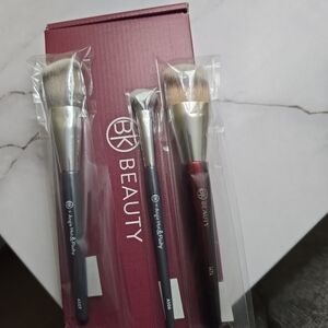 BK Beauty Professional Makeup Brush Set - Silver and Red